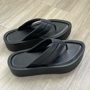 Designer Black Leather Platform Flip-Flop Sandals